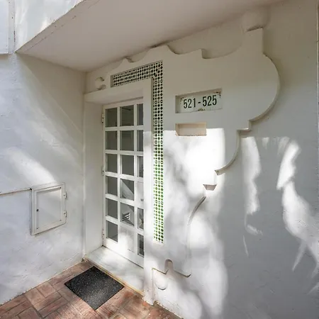 Apartment Quiet Near The Beach, With Pool And Garden