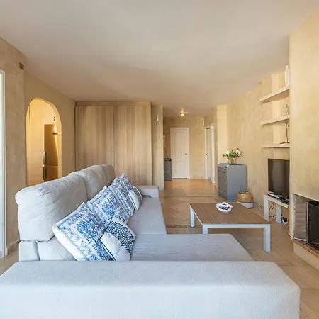 Quiet Near The Beach, With Pool And Garden
