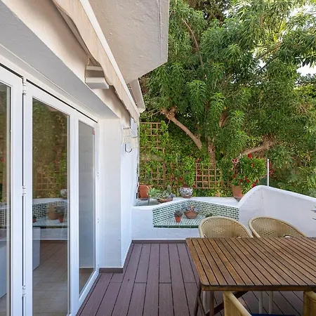 Apartment Quiet Near The Beach, With Pool And Garden